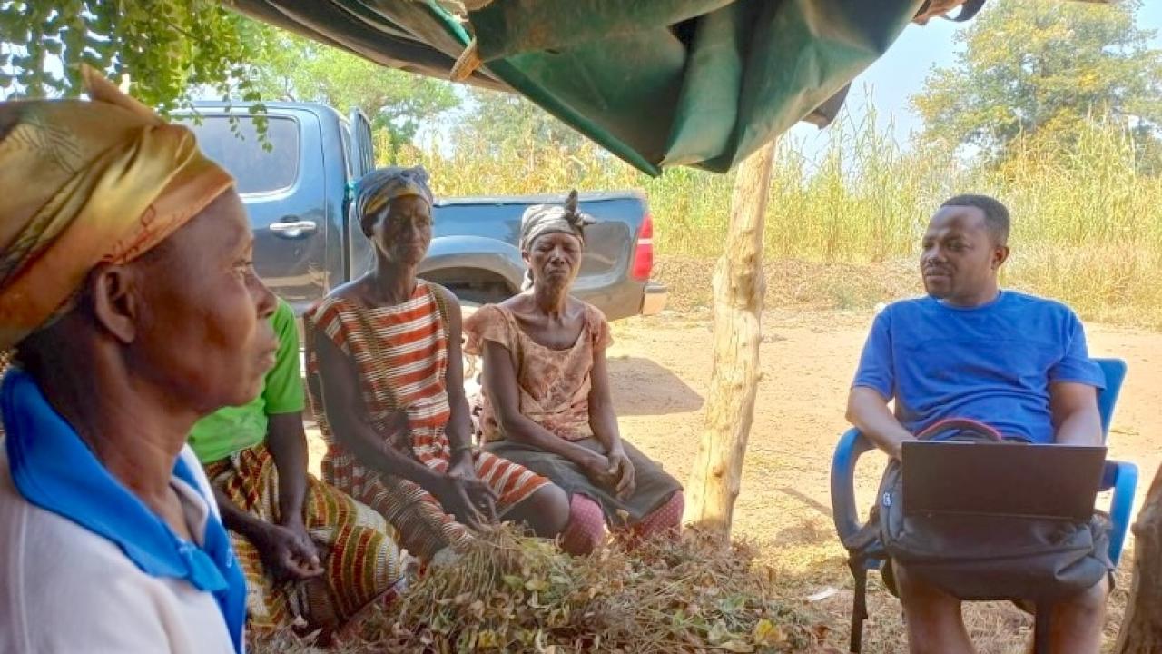 Fred Dzanku meets with group of women