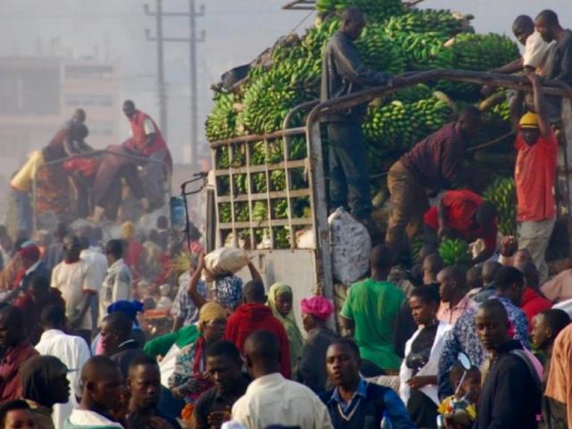 fruit market in Uganda
